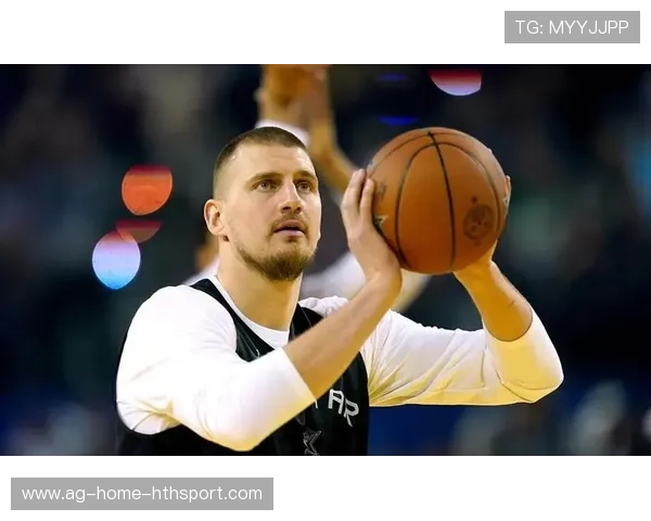 约基奇三分出手命中，掘金一波流确立优势